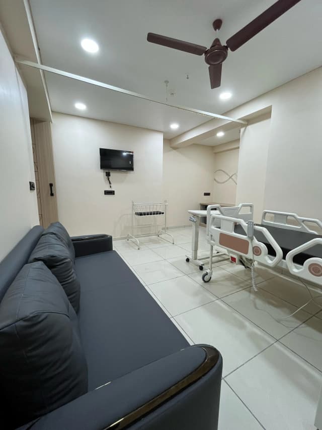 Maternity Room with TV and Bassinet